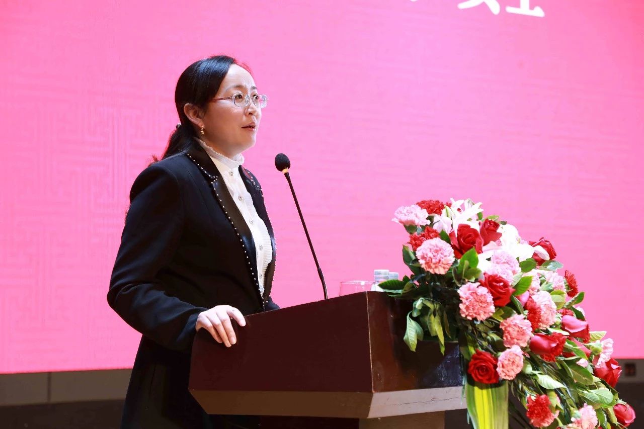 必康百川医药（河南）有限公司总经理陶桂菊女士发言