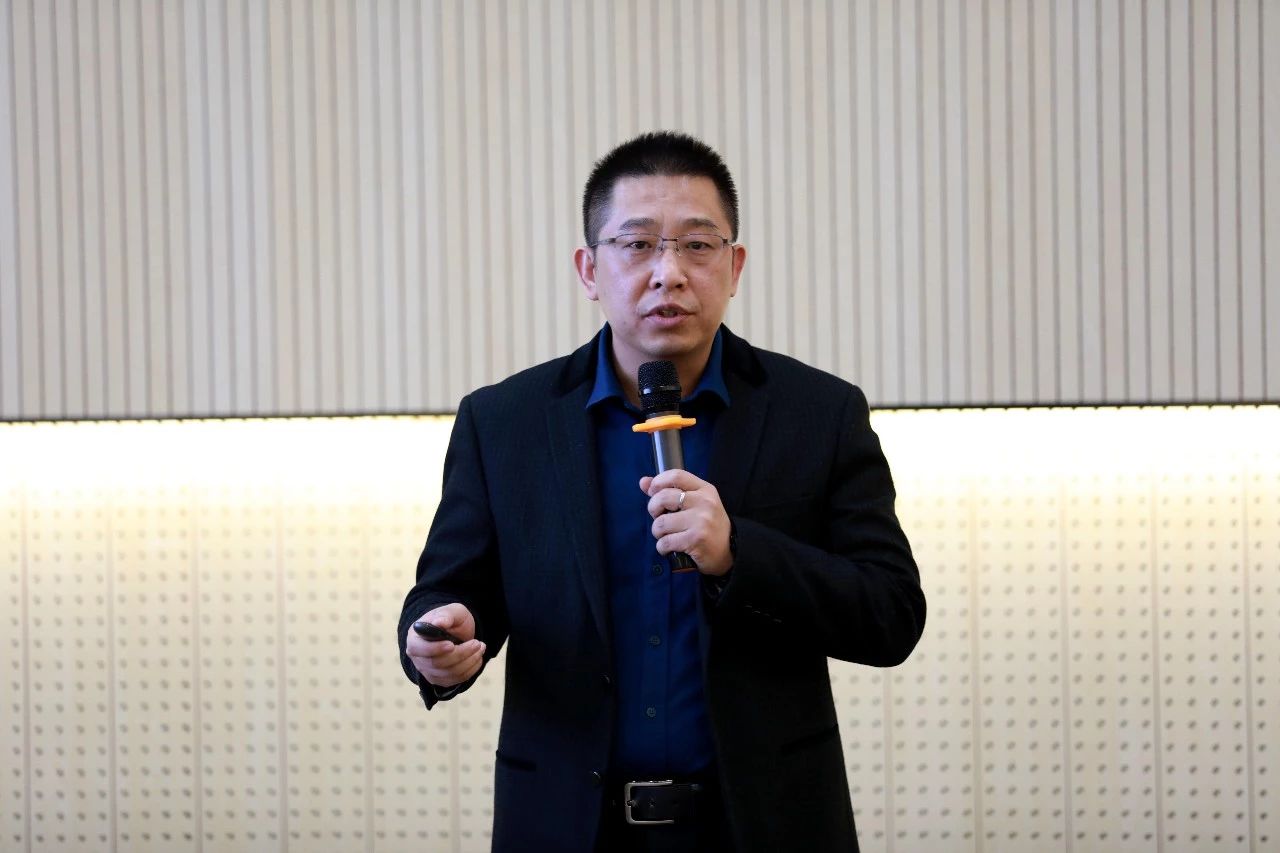 悦康药业集团市场部总监李琦分享《建立在产品力下的市场部工作机制》